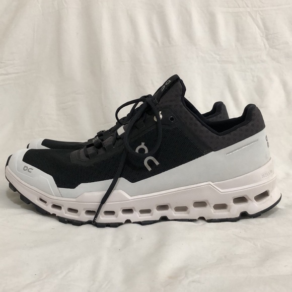 On Cloudultra Sneaker in Black & White - Running Shoes - 9.5 - Picture 10 of 14
